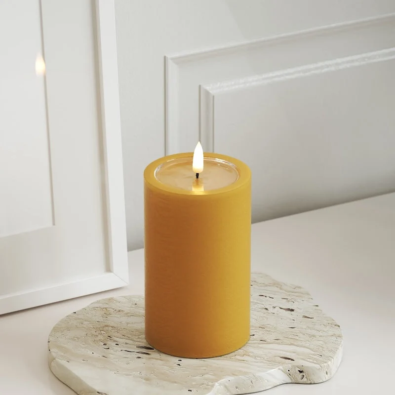 Ainutlaatuinen LED Pylväskynttilä D 7,5 x 12,5 cm Curry