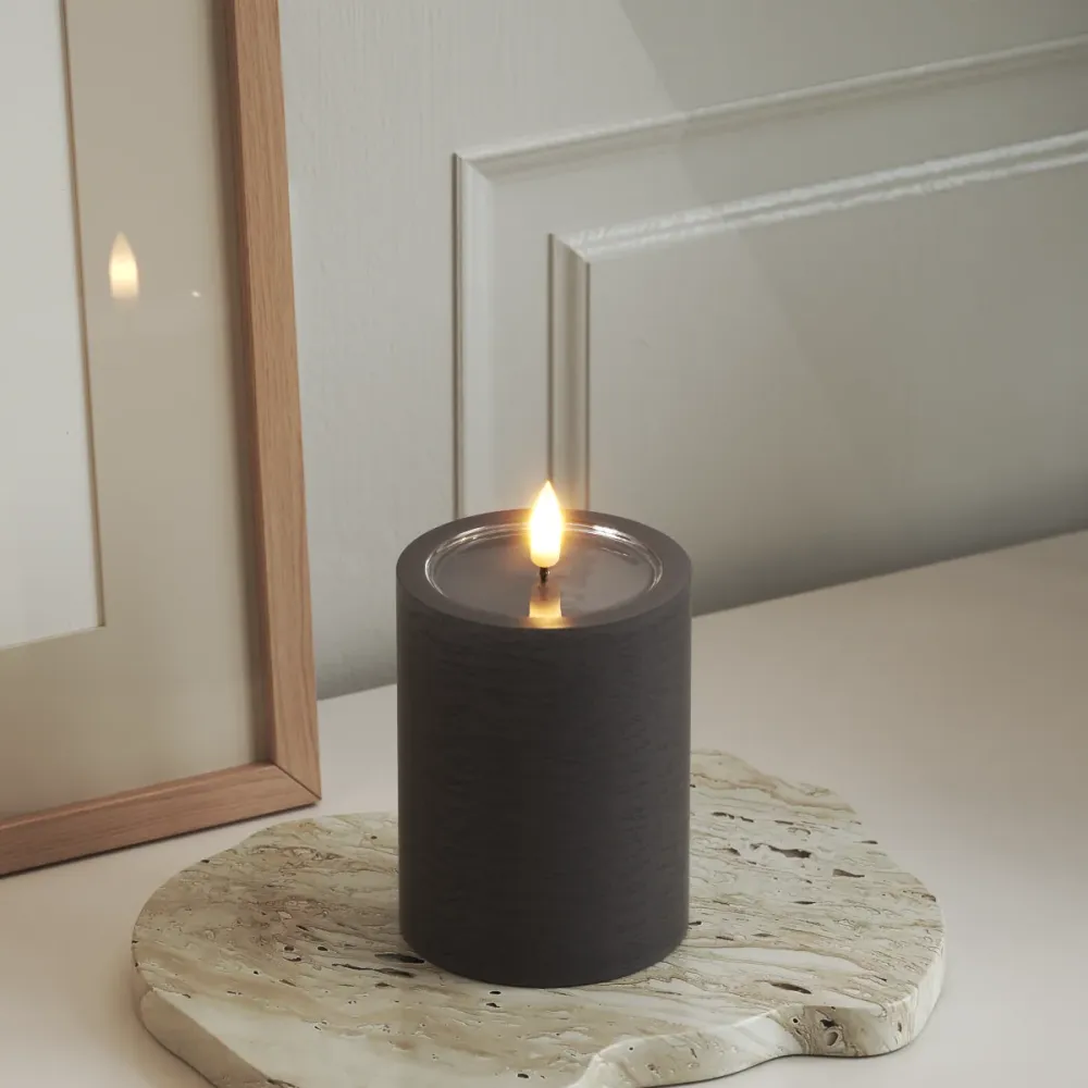 Ainutlaatuinen LED Pylväskynttilä D 7,5 x 10 cm Mokka