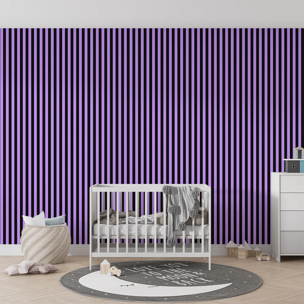 Lastenhuoneen tapetti | Modernit violetit ja mustat raidat
