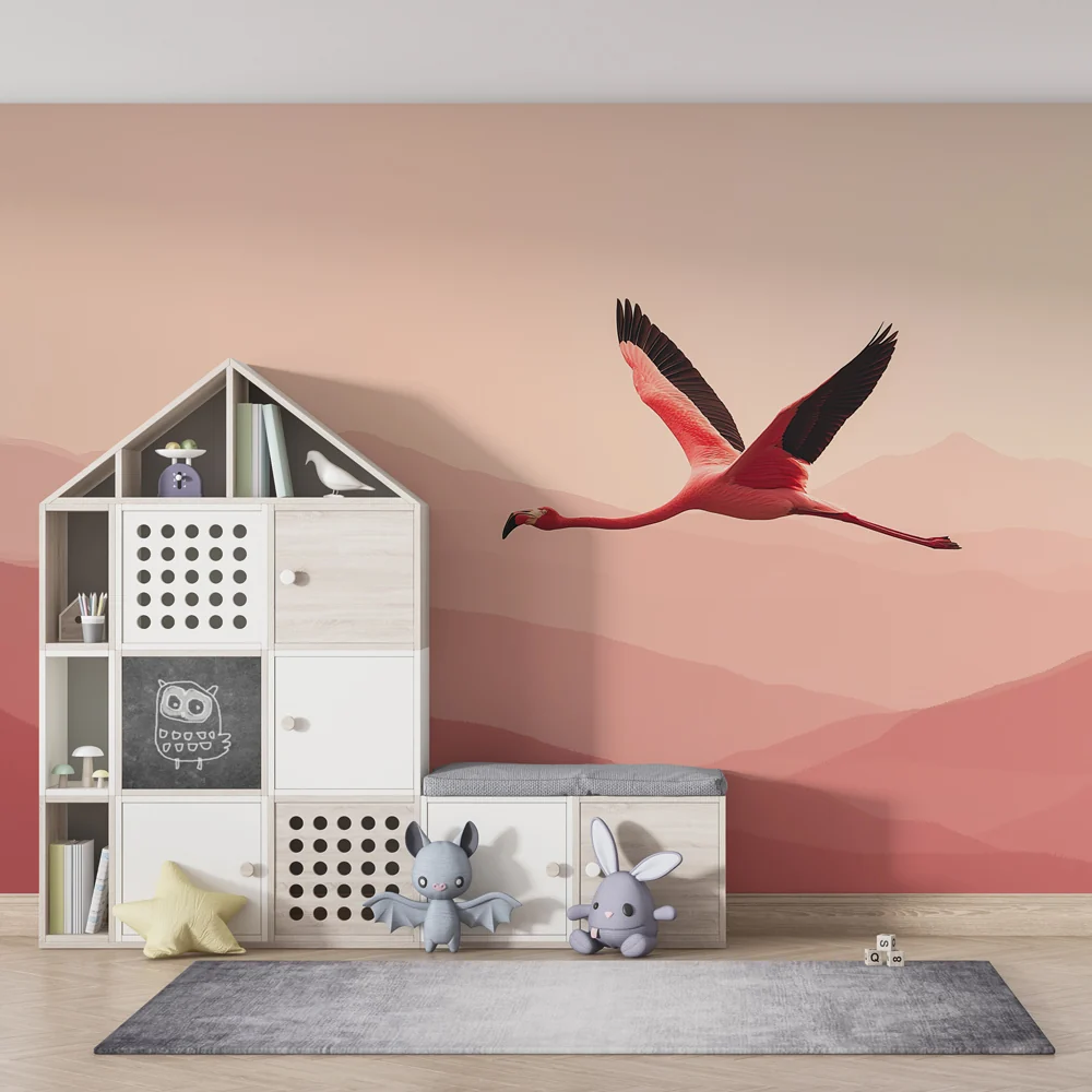 Lastenhuoneen tapetti | Vaaleanpunainen flamingo pehmeiden vuorten taustalla