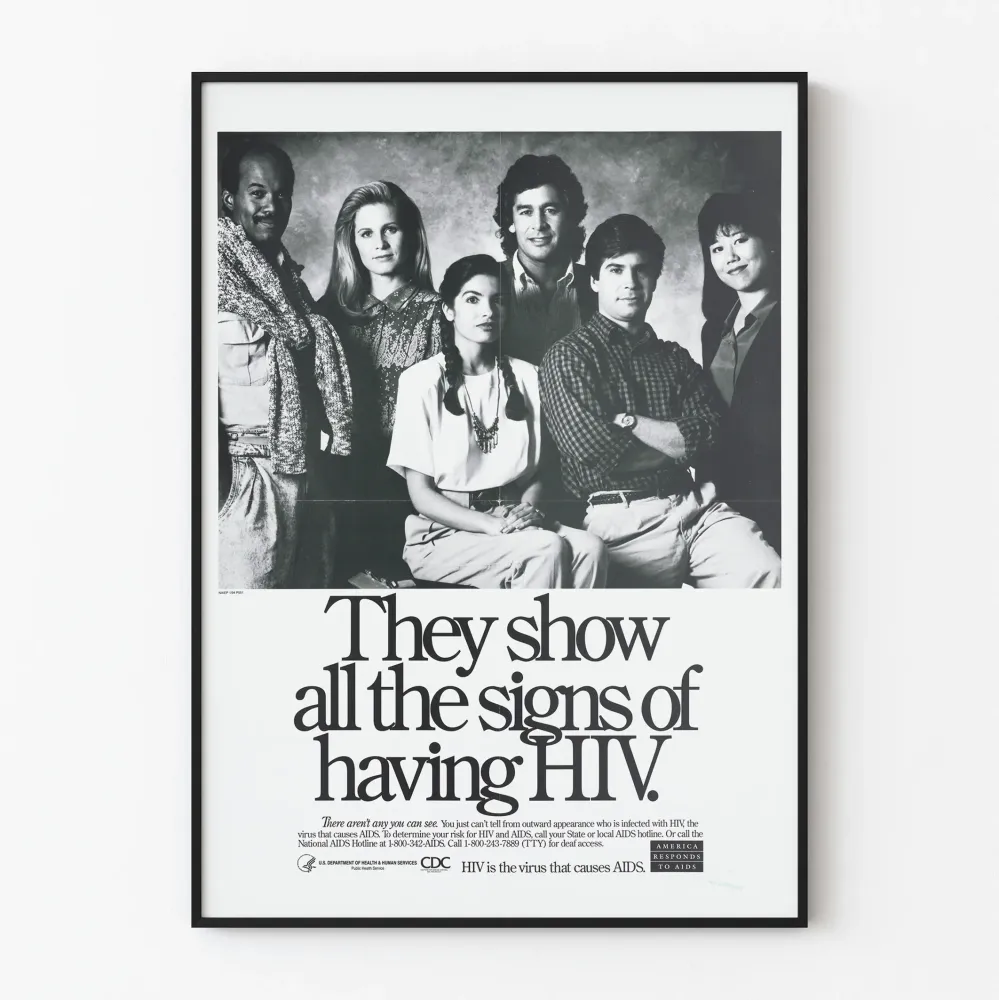 Vanhentunut HIV-tietoisuusjuliste monikulttuurisen ryhmän kanssa
