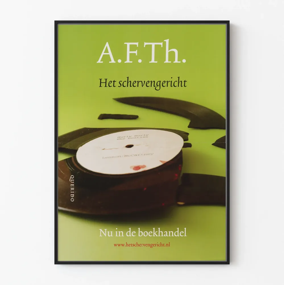 Vihreä juliste .F.Th. Het Schervengericht rikkoutuneella vinyylilevyllä