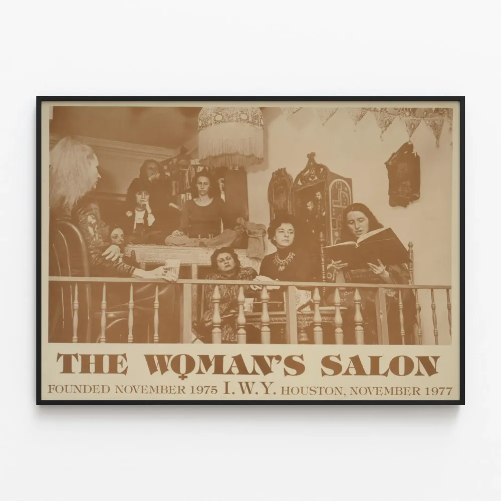 Vintagejuliste Woman's Salon - Retro-feministinen seinäkoristelu